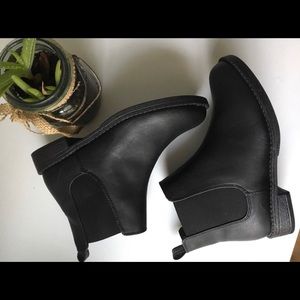 H&M Chelsea boots